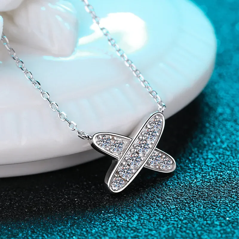 

Silver Cute 0.3 Carat Excellent Cut Diamond Test Passed D Color High Clarity Moissanite Cross Pendant Necklace Silver 925 Chain