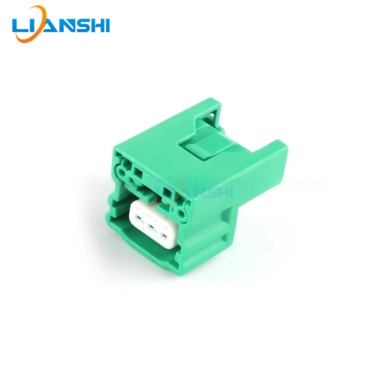 3 Pin Green Connector MG643226-6 Replacement For Car Camshaft Position Sensor Harness