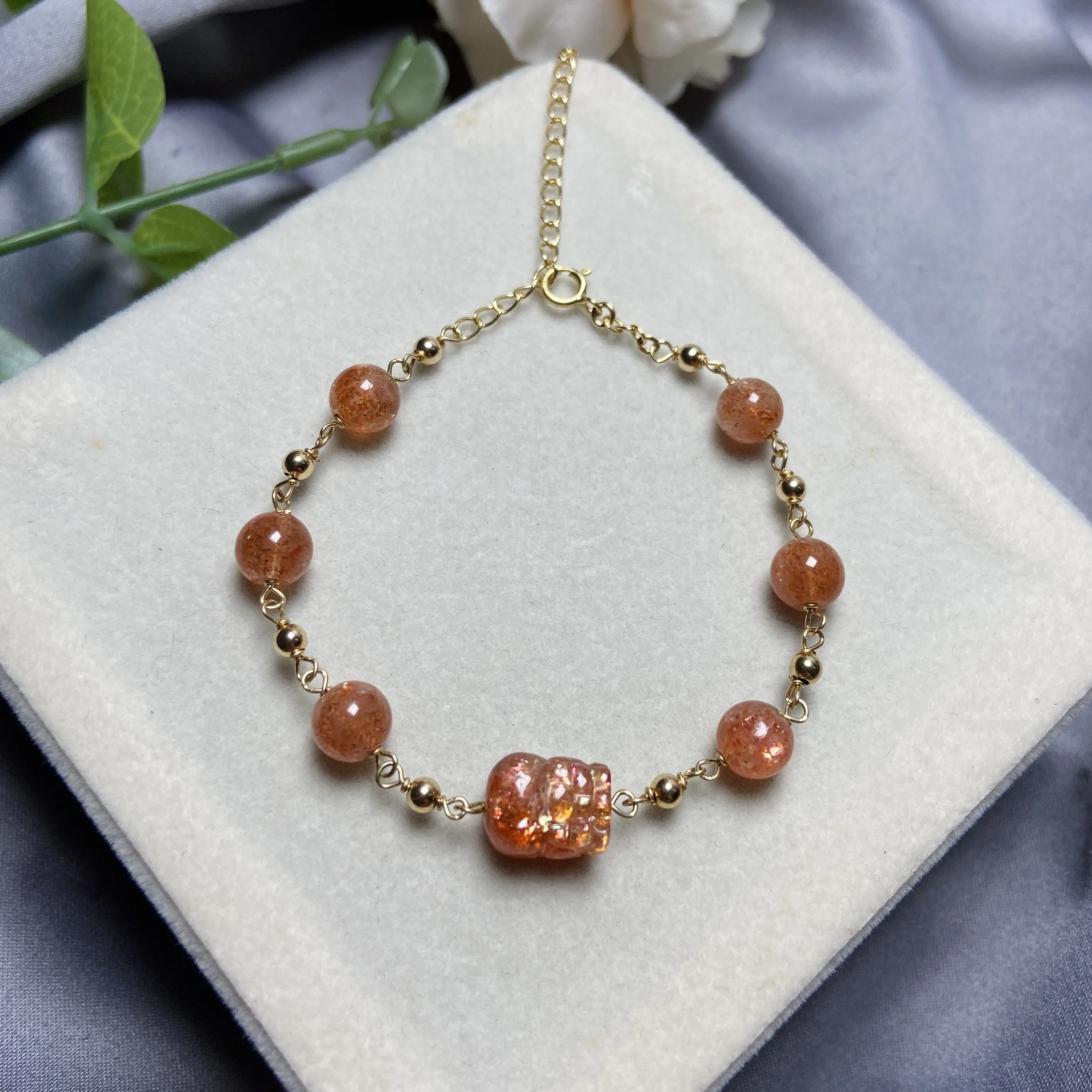 

Natural Gold Strawberry Quartz Orange Sunstone Pixiu Bracelets For Women Fashion Healing Wealthy Adjustable Chain Bracelets