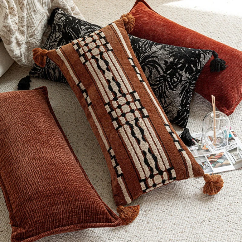 housse-de-coussin-lombaire-ethnique-marocaine-30x65cm-style-boheme-vintage-brode-avec-pompons-pour-decoration-de-canape