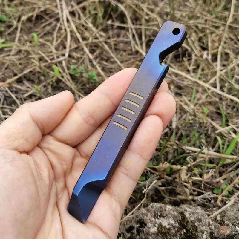 

1 шт. Многофункциональный инструмент из титанового сплава: ломик, открывалка для бутылок, EDC-инструмент, брелок-подвеска, портативный ломик