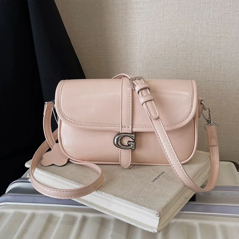 

Classic Elegant Leather Crossbody Diaper Bag: Luxury Women's Handbag With Vintage Designer Look And Large Capacity Messenger
