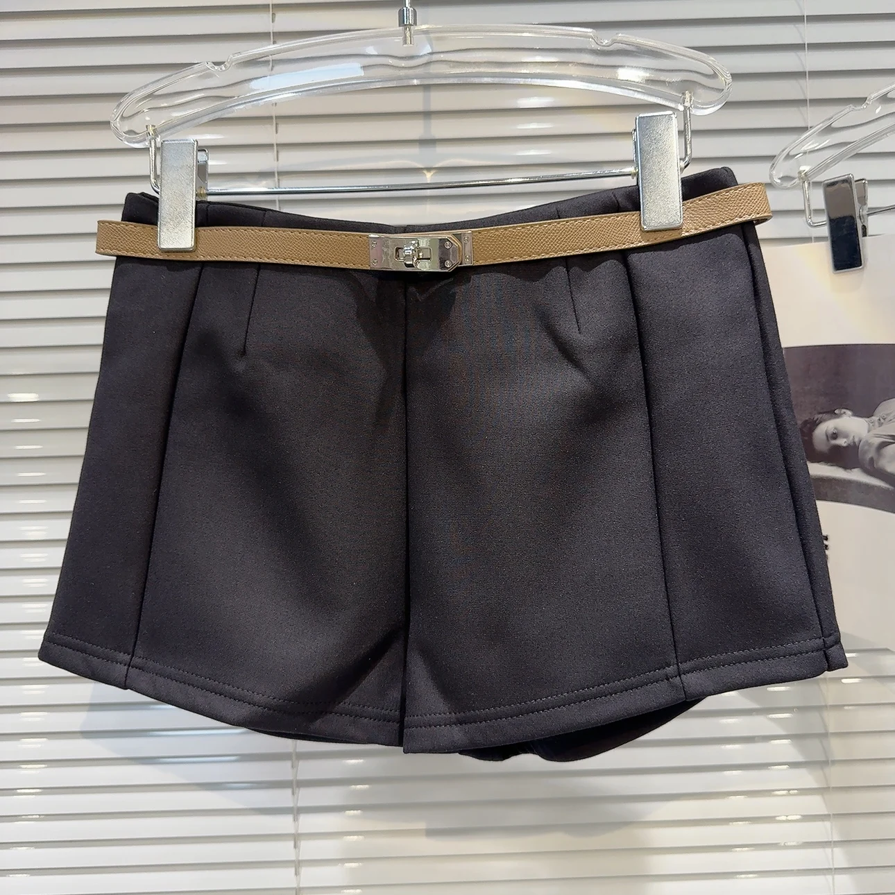 العصرية لون نقي معدن أزرق سليم مربوط حزام خصر تي شيرت ربع طول دعوى orts Ele Sle سراويل تقليدية نسائية #2