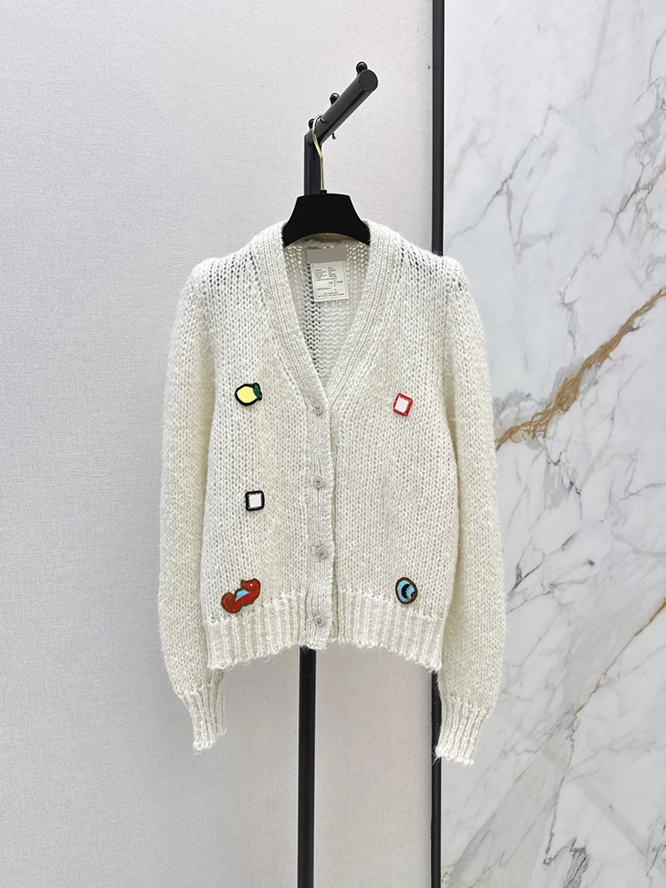 Autumn Fashion Indoor Casual Beige Cashmere Knitting Cardigan Women's V-Neck Appliques Long Sleeve Single Breasted Sweaters