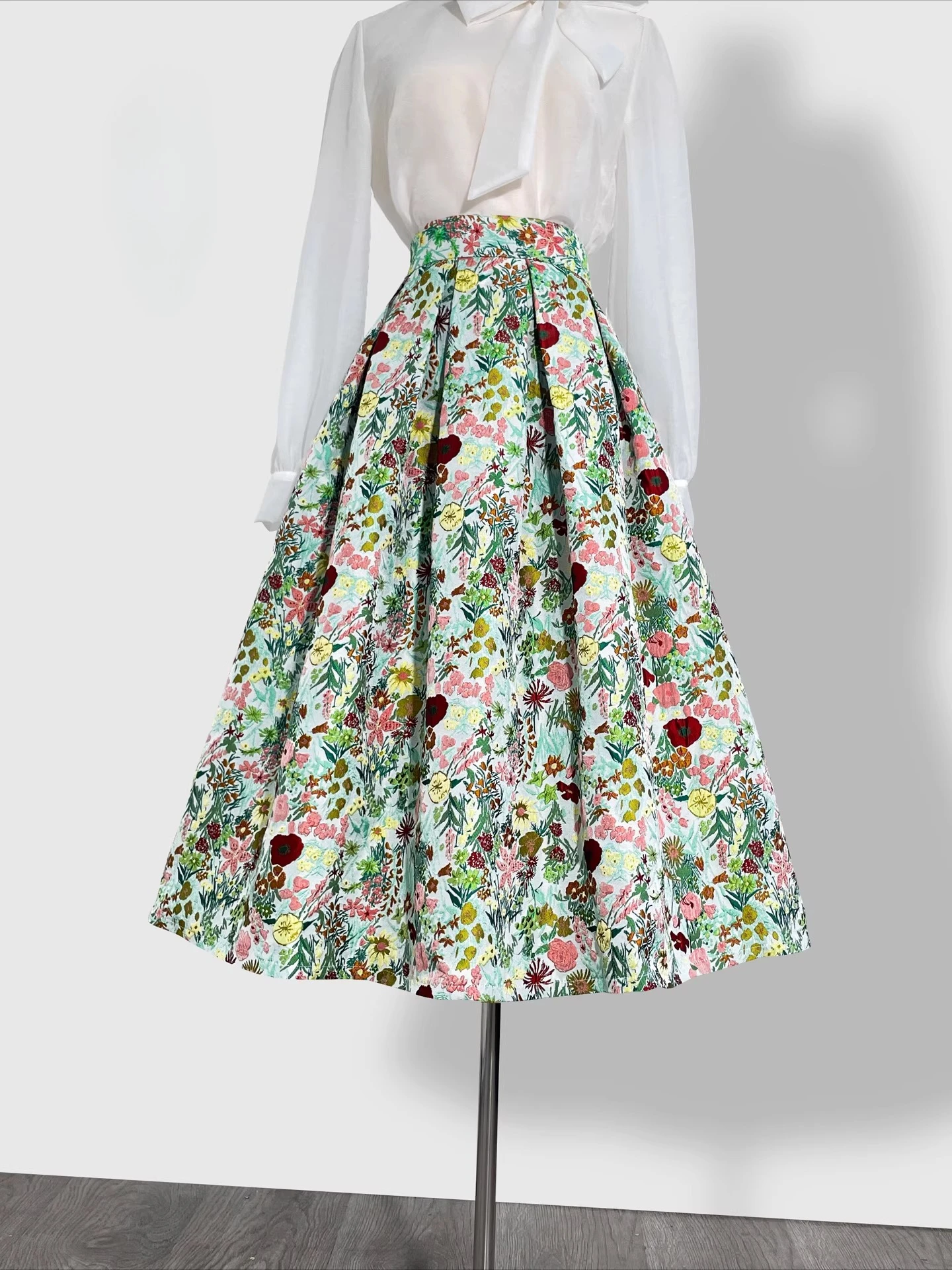 

Spring and Autumn New Women's Half Skirt, Fashionable Chinese Style Jacquard A-line Commuting Fluffy Skirt