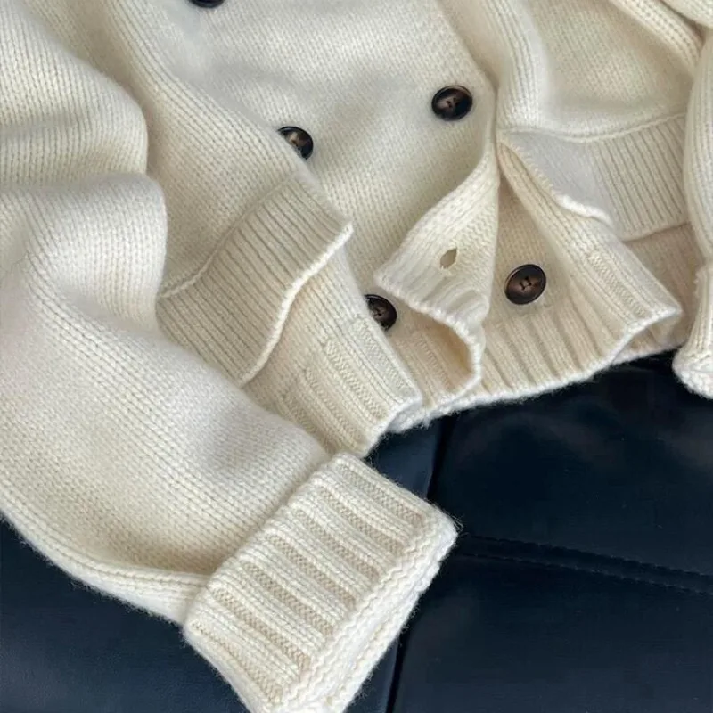 الزي الراقي مع سترة بيضاء مزدوجة الصدر لخريف/شتاء 2025 سترة نسائية جديدة #4