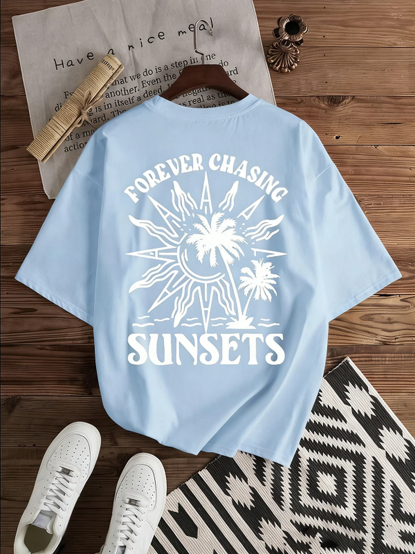 Vacation-Style Sunset Coconut Tree Printed Short-Sleeved T-Shirt, Loose and Casual Top, Suitable for Vacation Travel