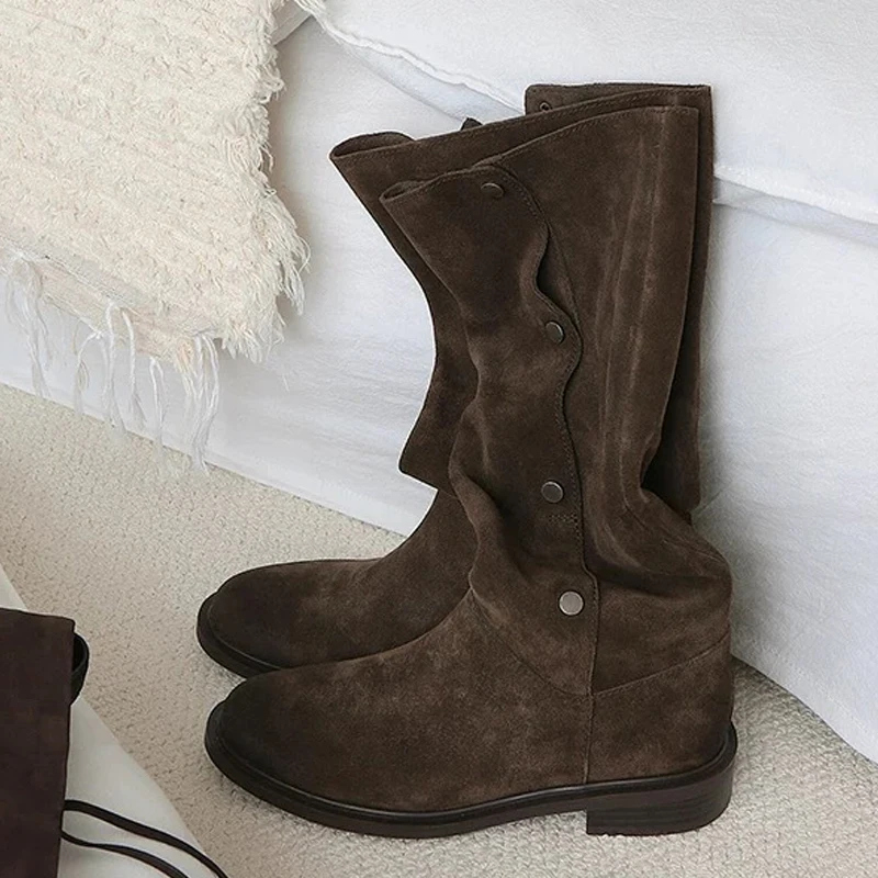 

Eilyken/женские сапоги до колена в стиле ретро, осенне-зимняя обувь с острым носком на квадратном низком каблуке, дизайнерские длинные ботильоны с пряжкой и ремешком