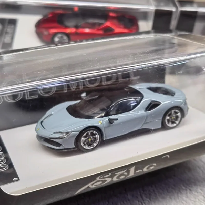 Diecast 1:64 SF90 Roadster Hardtopเปิดประทุนจําลองรถรุ่นStaticคอลเลกชันตกแต่งวันหยุดของเล่นของที่ระลึกของขวัญ
