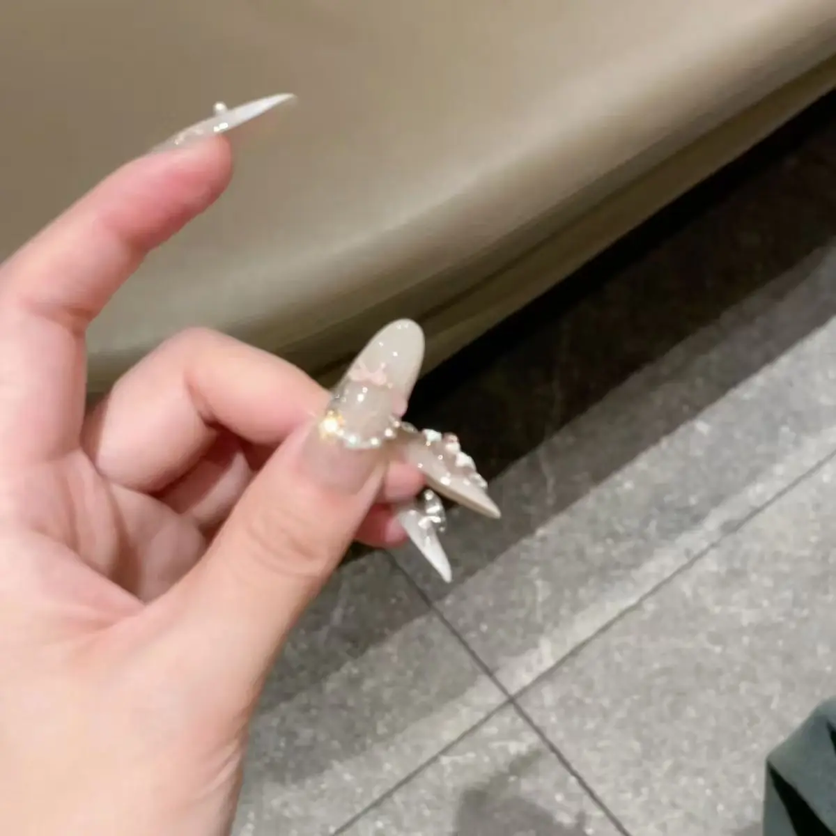 10 قطعة اليدوية طويلة البيضاوي الصحافة على الأظافر عيد الميلاد القط العين ندفة الثلج حجر الراين تصميم الحلو الأظافر وهمية يمكن ارتداؤها رسومات أظافر الفتيات