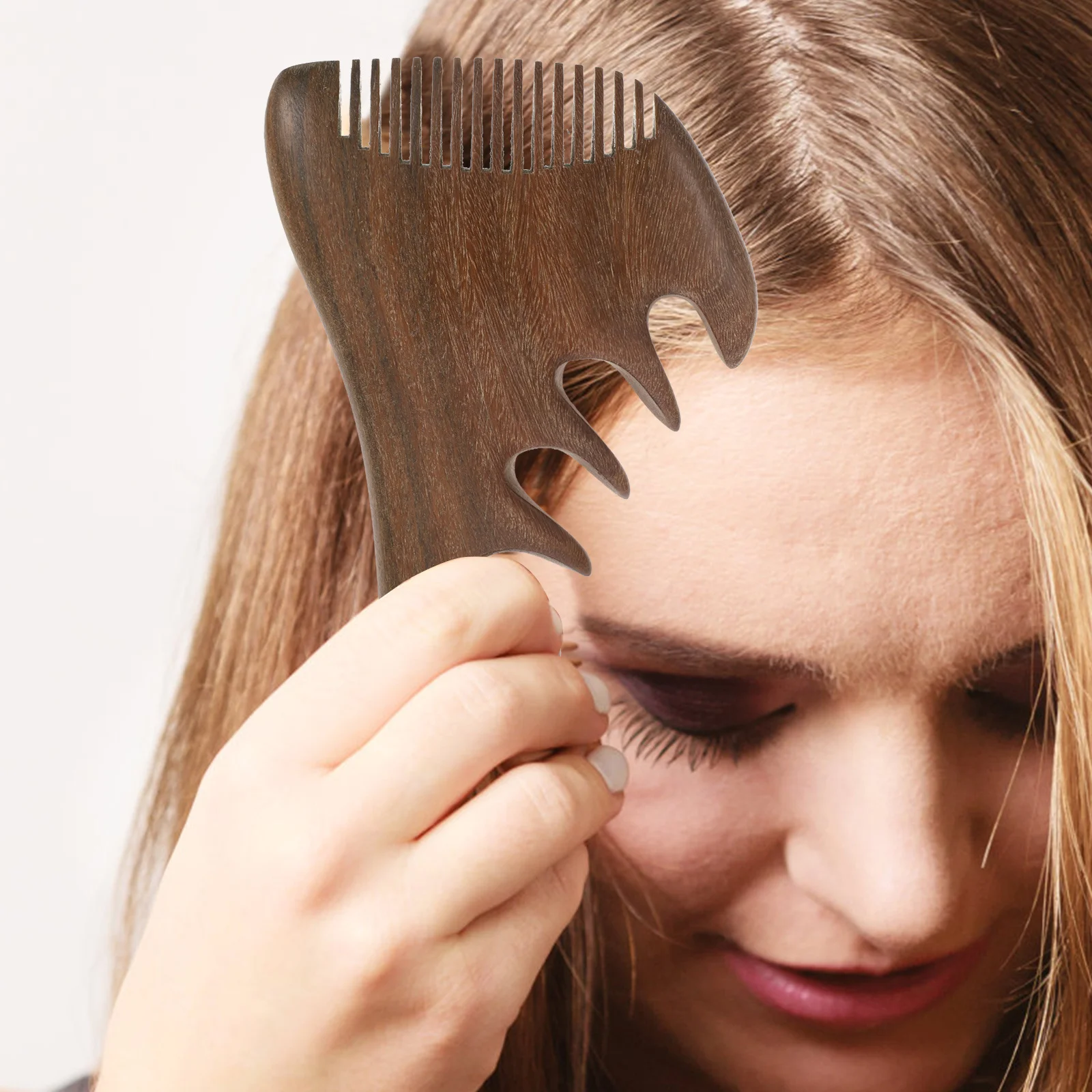 

Wooden Massage Comb Smooth Sandalwood Wide Tooth Scalp Massager Comfortable Hair Care Portable Acupoint Stimulating Blood