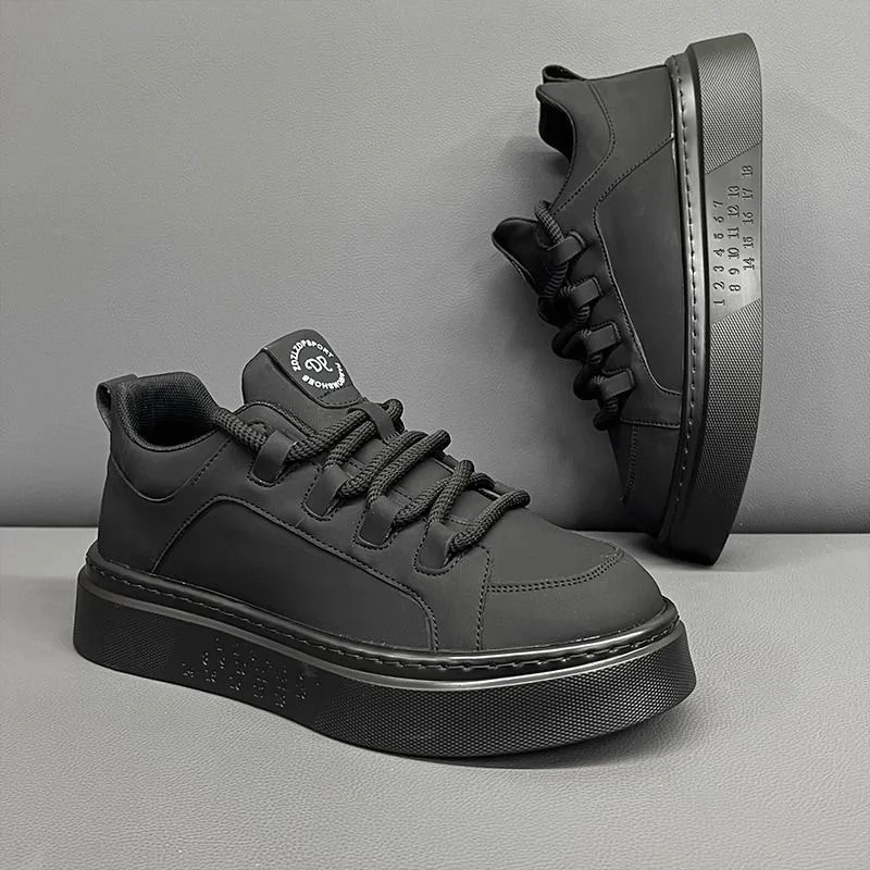 Casual board shoes 2025 spring men's shoes new breathable white shoes men's trend versatile thick soled sports shoes