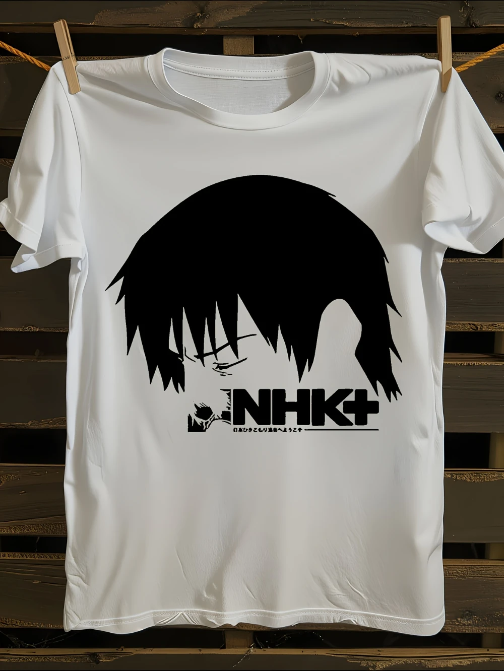 Camiseta Unisex con Gráfico de Anime NHK, Blanca con Estampado de Rostro de Manga Negro y Logotipo de NHK, Ropa Casual para Todas las Temporadas, Estilo Urbano Japonés