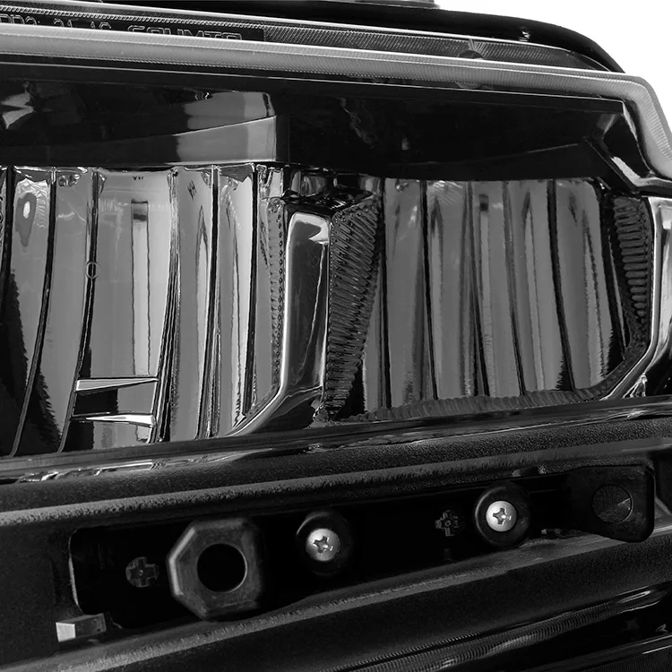 Suitable for Chevrolet Silverado 2019 2020 2021 2022 Automotive Headlights GM2502497 Turn Signals Light Emitting Diode Far