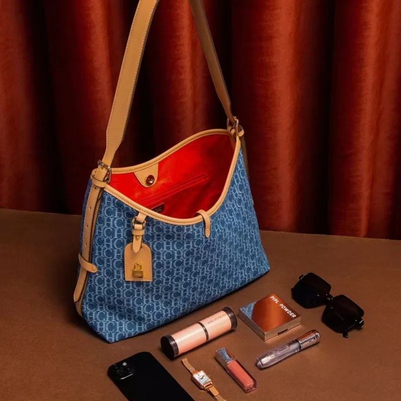 Thumbnail 2 - #19 Compare Classic Baguette Handbags Before You Buy