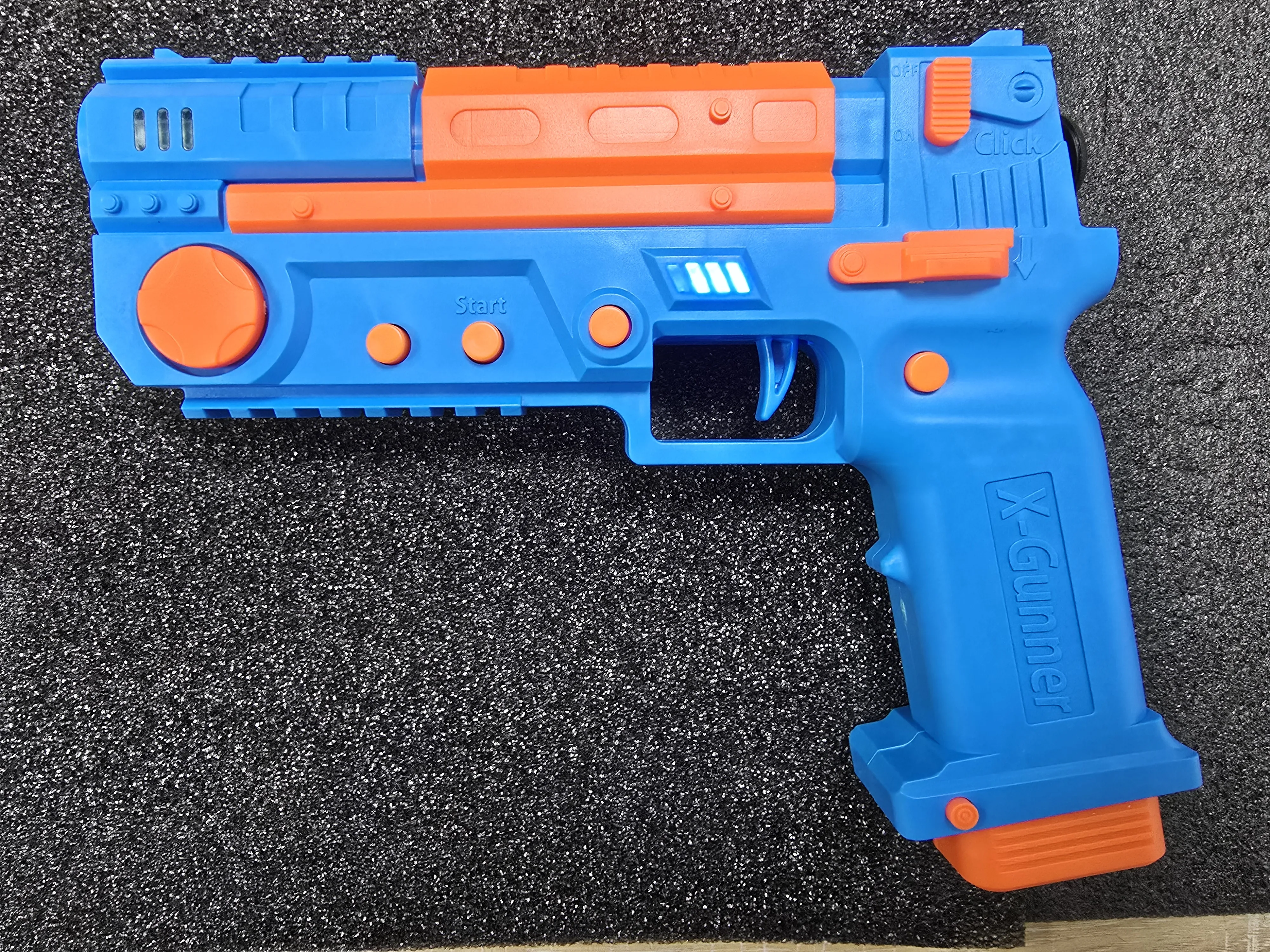 XGUNNER Blue 2.4G Wireless Gaming Light Gun
