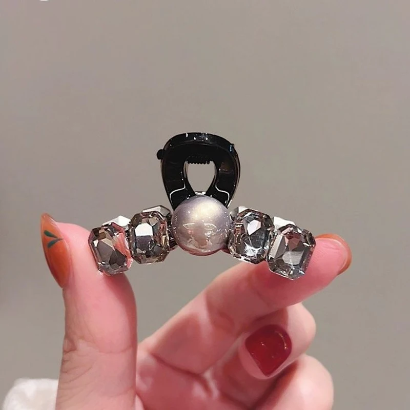 1Pc Pearl Fashion Small Hair Claw for Women Hair Clip Girl Black Hairclip Elegant Mini Hairpin Hair Styling Accessories Headwear