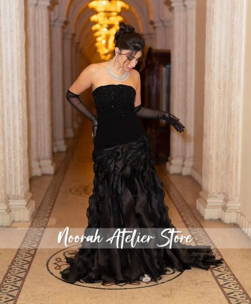 

Black Beaded Strapless Saudi Arabia luxury Evening Dresses With Gloves 2025 tulle Train wedding Gown فساتين سهرة Customized