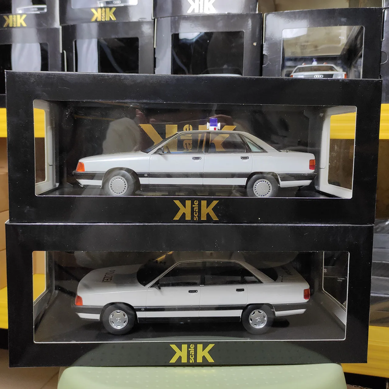 

Diecast KK 1:18 Scale Audi 1989 80 B3 / 100 C3 German Taxl Alloy Car Model Collectible Toy Gift Souvenir Display Ornament