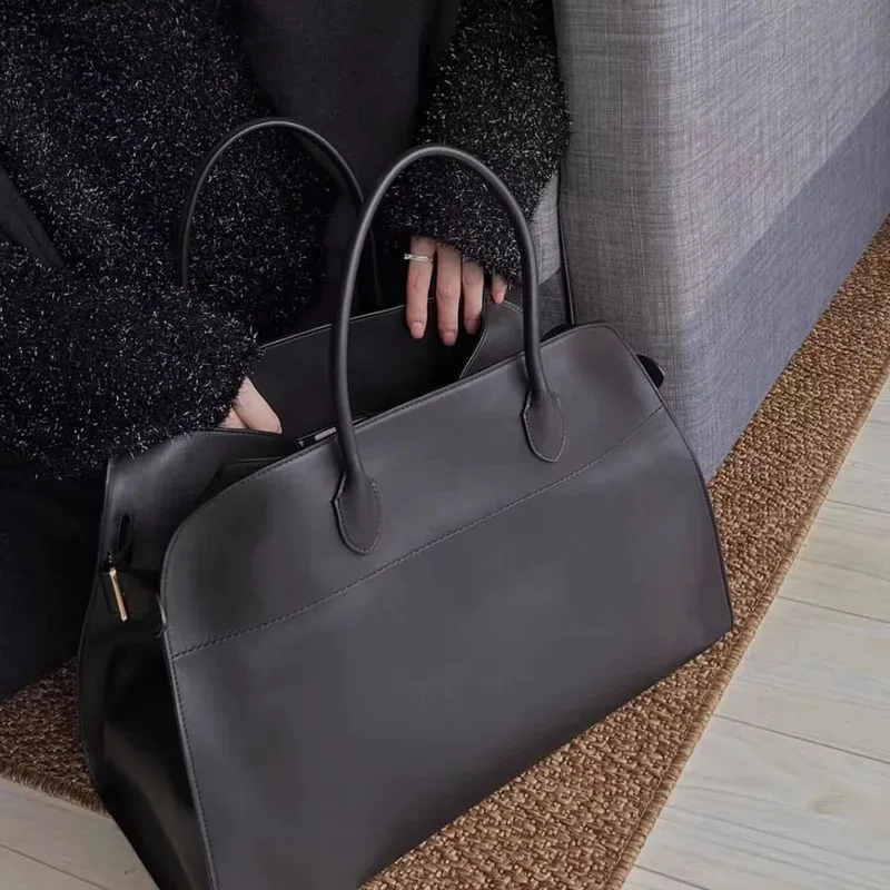 

New Brown and Black Women's Leather Fashionable Casual Large-capacity Handbag, Zipper Bag, Designer Style, Simple Appearance