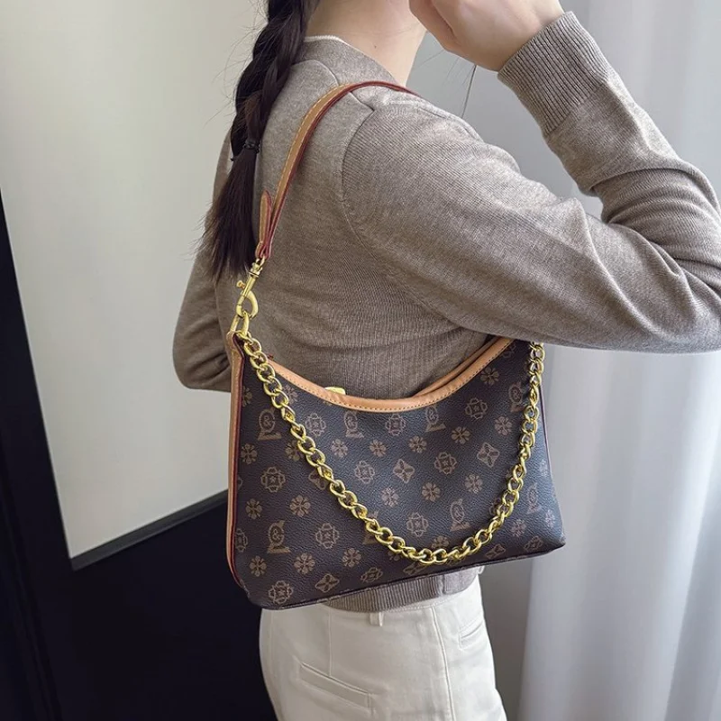 

Luxury Ladies Crossbody-Bag Made Of Fine Leather Boasting High-End Paris Vintage Stylish Daily Style​