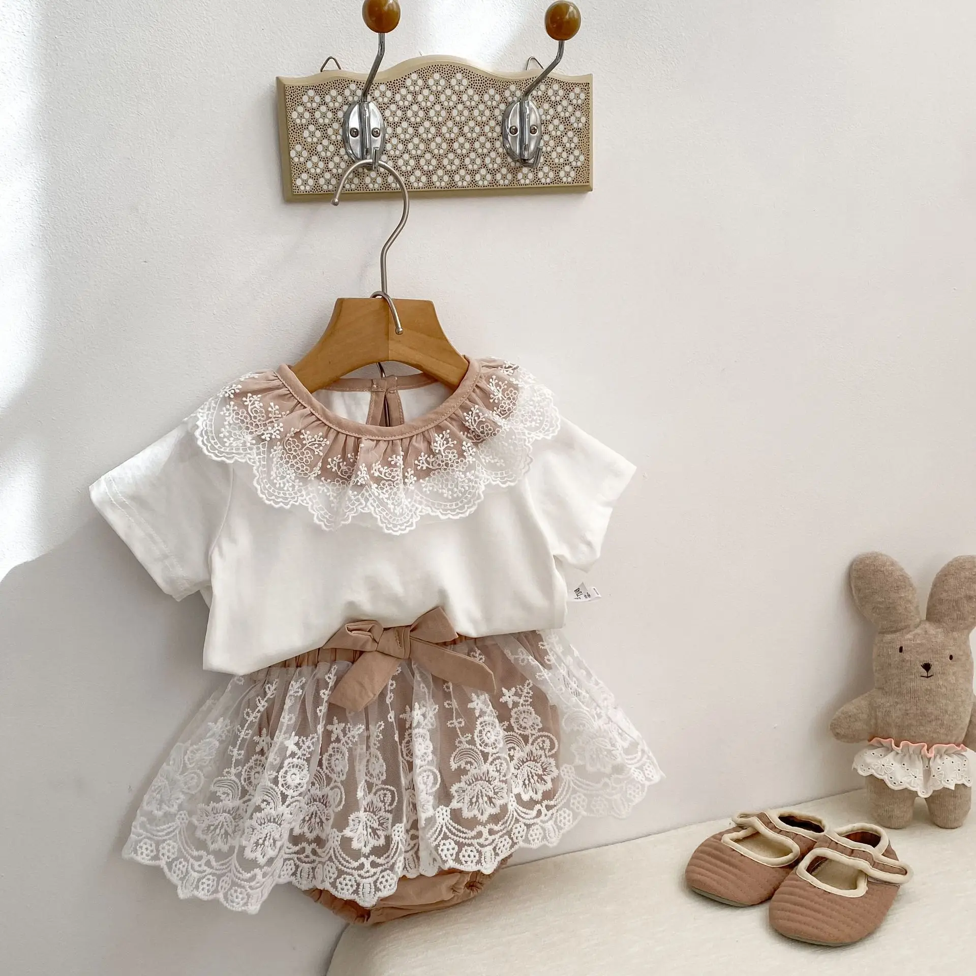 

2026 Summer Baby Girl Lace Ruffle 2PCS Outfit Short Sleeve Top + Lace Skirted Bloomer Set Infant Casual Clothes for Newborn