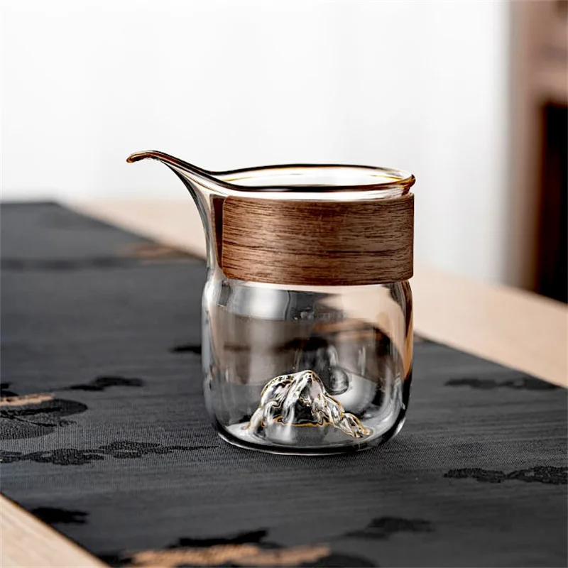 Heat resistant Bottom Mountain View Glass Fair Cup With Scald Proof Holder Tea Dispenser Chahai Kung Fu Tea Set Accessories