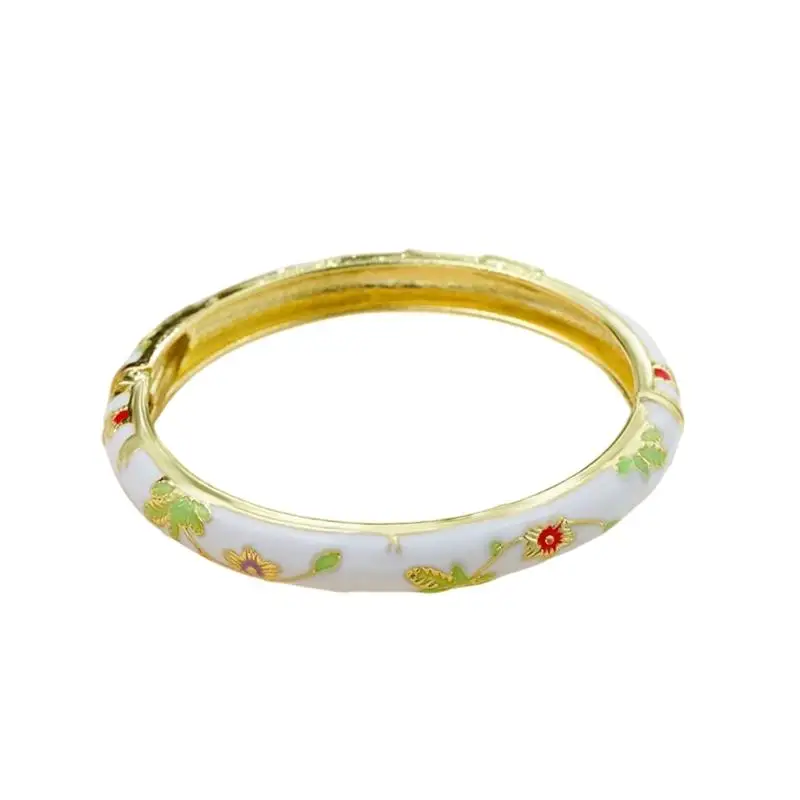 31BB Wrist-Worn Alloy Clovers Bangle Jewelry with a Metallic Appearance, Designed to Add a Polished Accent to Everyday Outfits