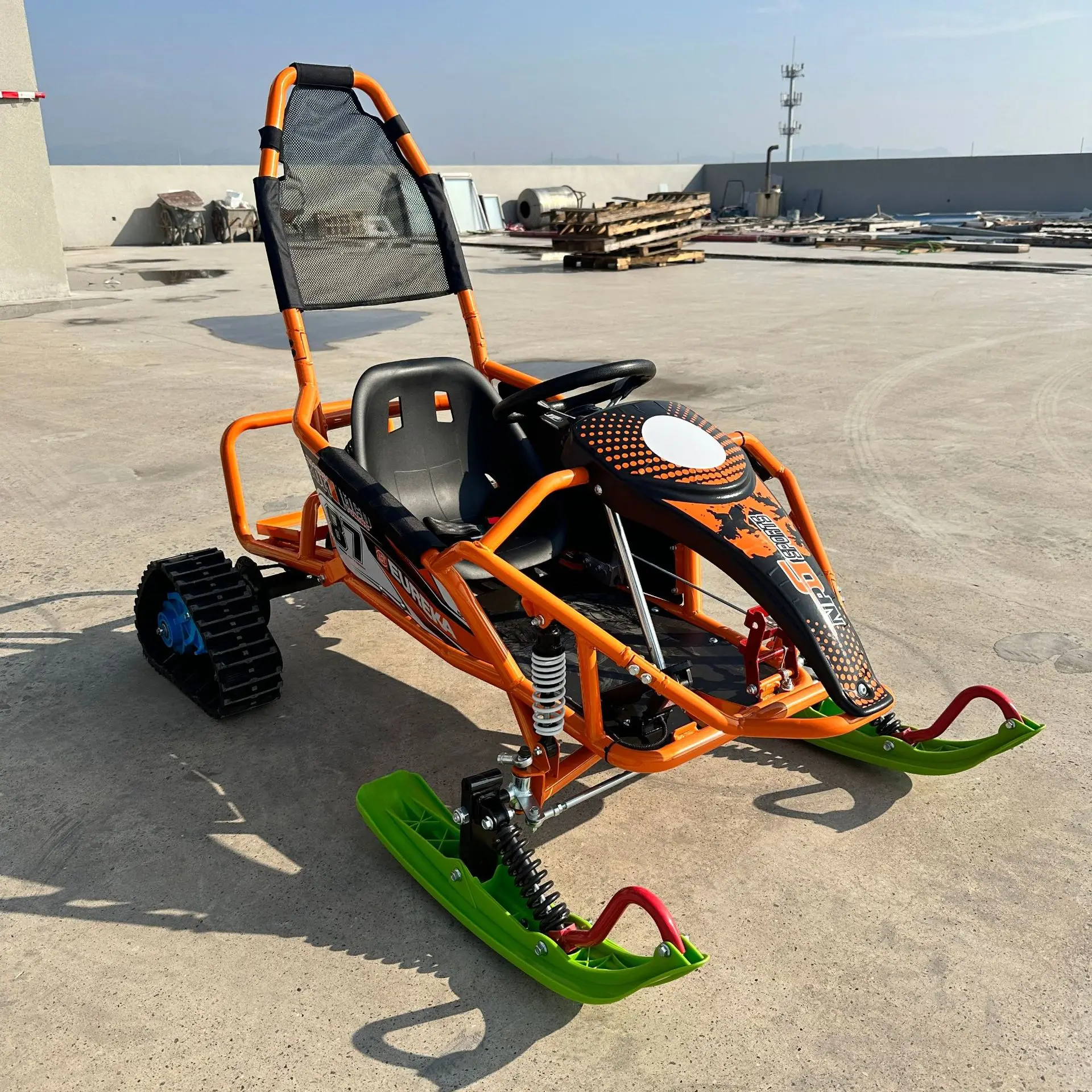 

Привод оси QIQU и гидравлические тормоза Диапазон 40 км Коммерческое использование Дифференциальный двигатель 48 В 500 Вт Электрический снегоход