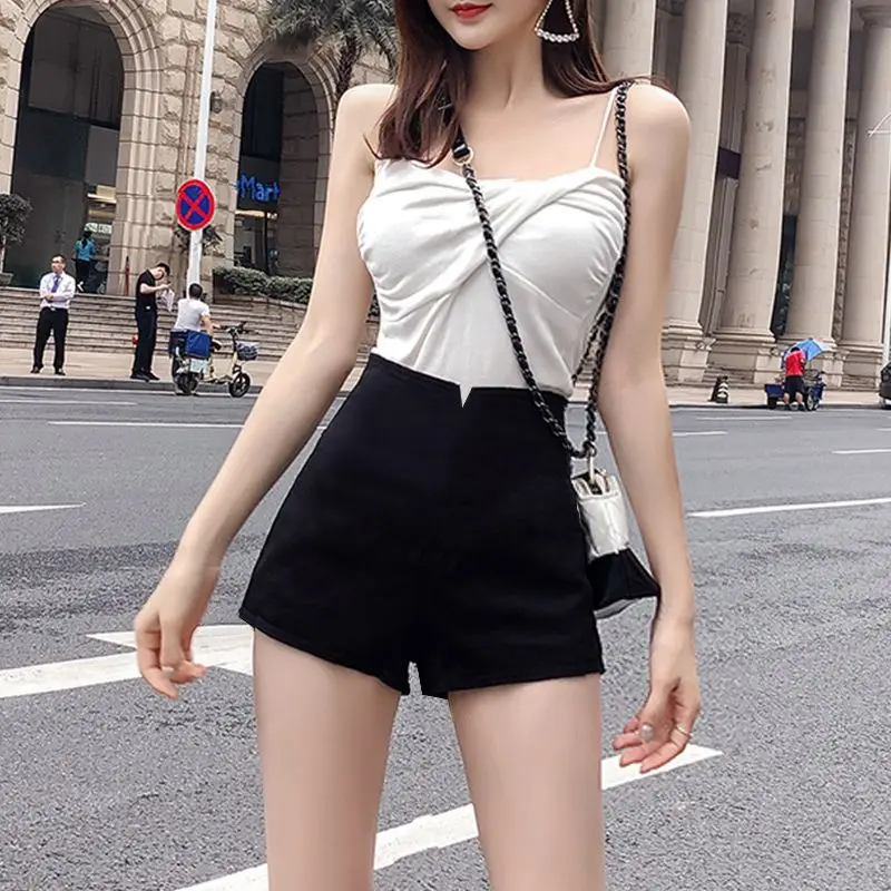 

Women's Autumn and Winter New Loose and Versatile Woolen Shorts with High Waist and Slimming Effect Thick Outer Boots and Pants