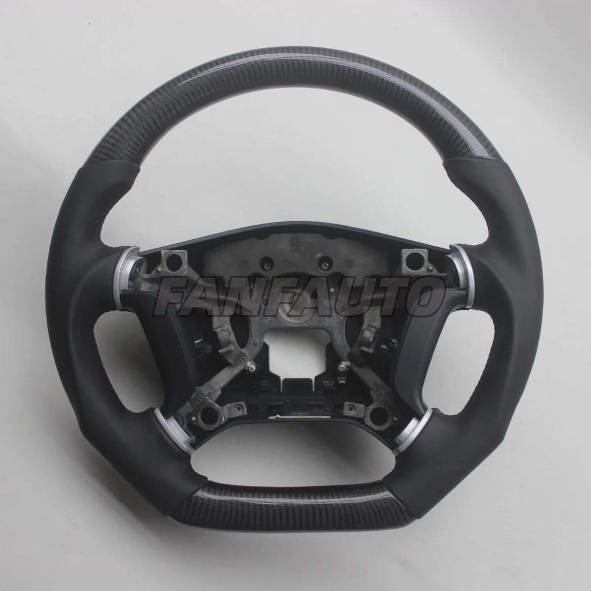 

Replacement Real Carbon Fiber Steering Wheel with Leather for Mitsubishi Pajero V80 2006-2019 V73 V93 V97