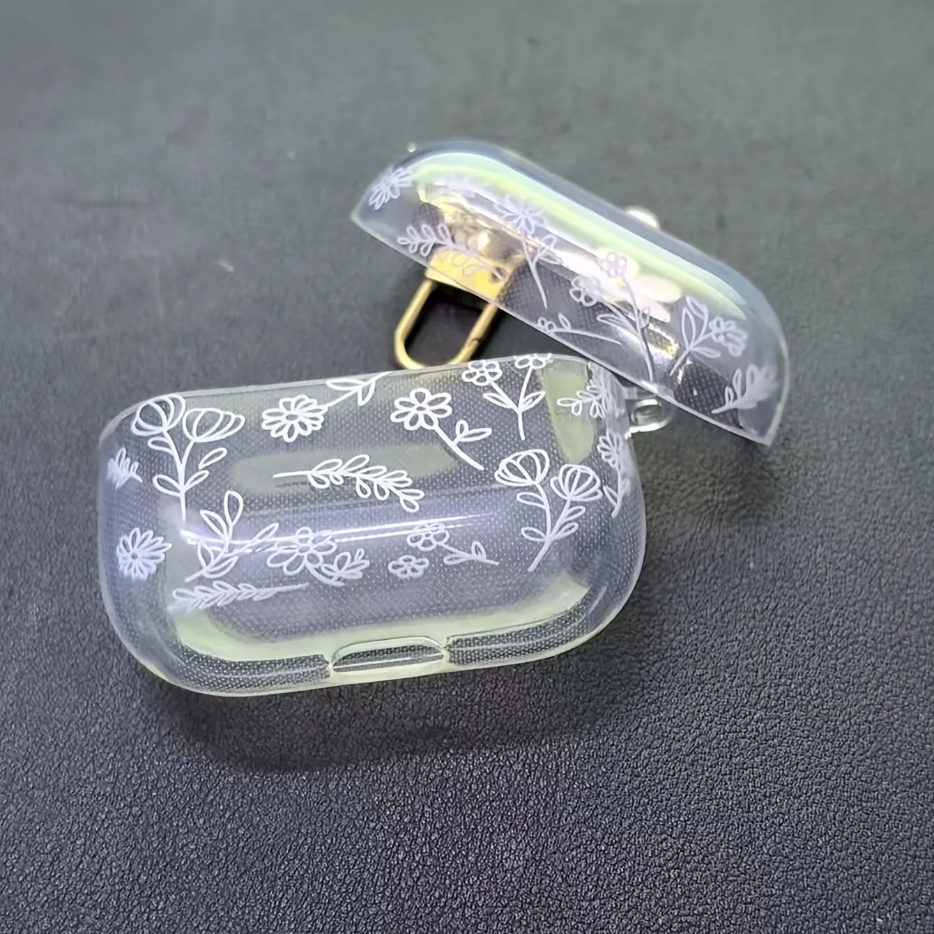 Elegante weiße Blumen-Kopfhörerhülle für Apple AirPods Pro2/Pro3/Pro, Kopfhörerhülle für AirPods 5/4/3/1/2, weiche TPU-Schutzhülle – Detail 7