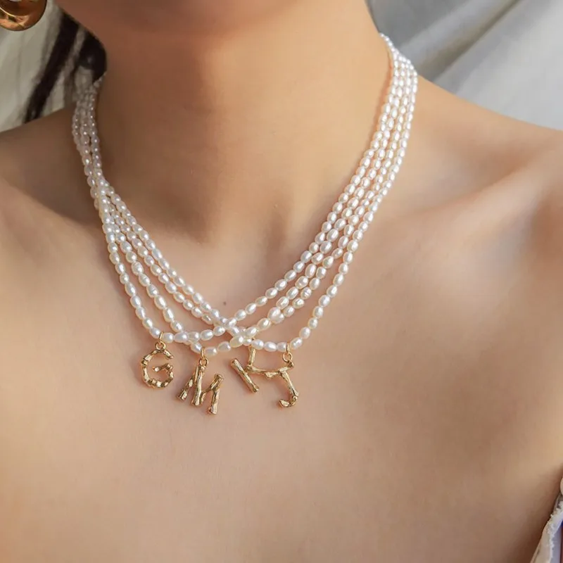 

26 letter pendant necklace Freshwater pearl necklace Women's collarbone chain Customized pendants Stainless steel jewelry