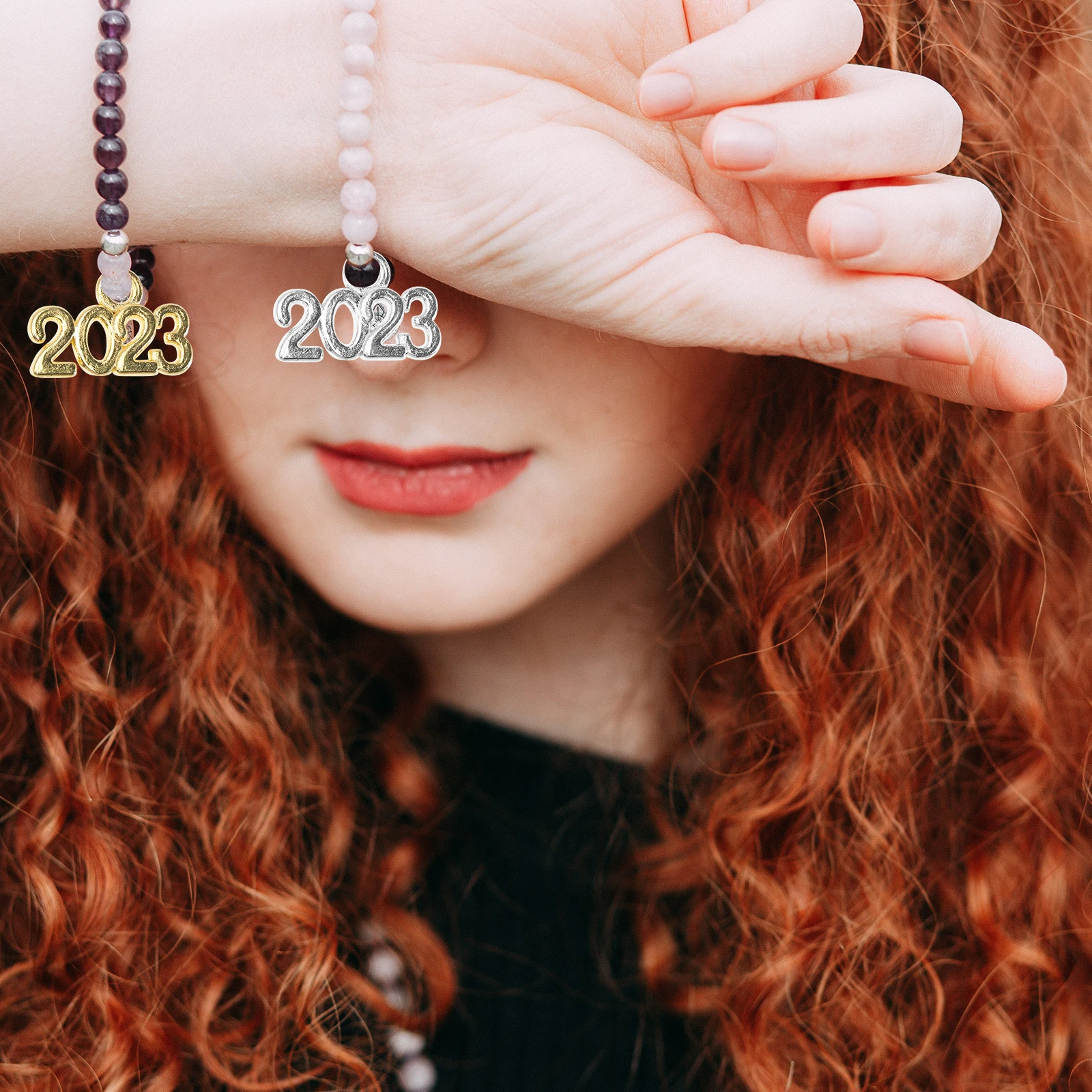 

100 Pcs Year Souvenir Pendants Jewelry Making Charms for Bracelet Alloy Iron 2023 Graduation Chain Tassel Pendant