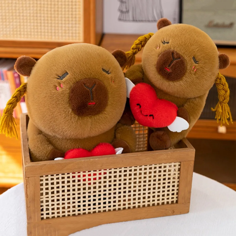 Belle coeur d'amour Capybara peluche jouet tressé moelleux Capybara coton poupée marron doux Capybara peluche poupée chambre décor