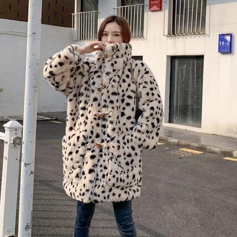 Spot Imitation Rex Rabbit Mao Mao Velvet Coat Imitation Fur Long Occupation Loose Winter Coat Horn Button Coat.