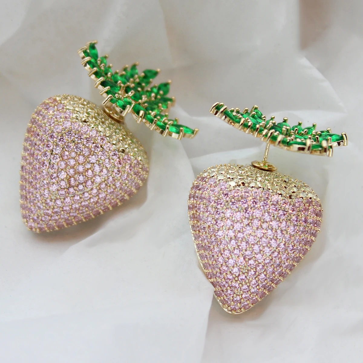 

Cute Strawberry Stud Earrings for Women Cubic Zirconia Light Pink Luxury Jewelry Female Gift