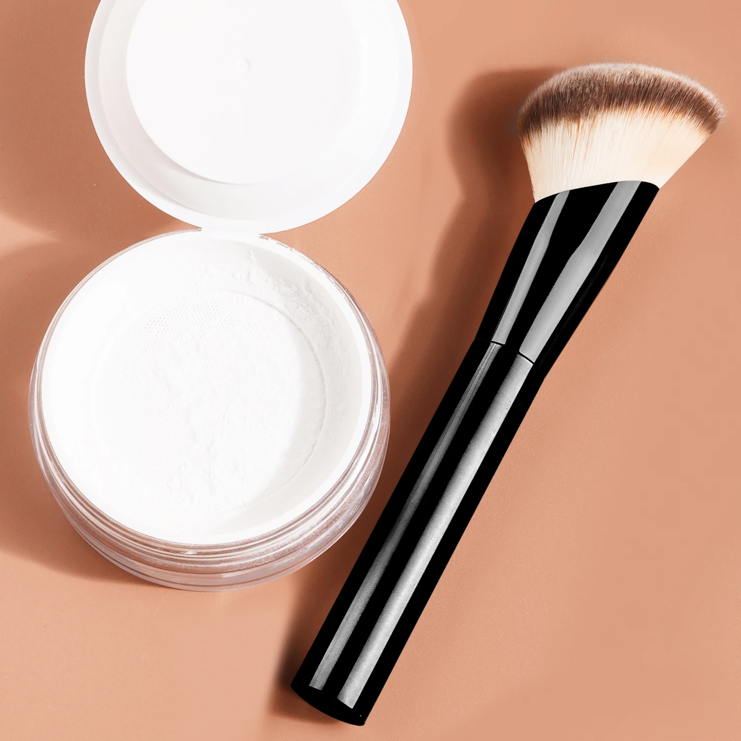 Abgewinkelter Foundation-Konturenpinsel, Weiche Synthetikborsten zum Verblenden von Flüssig- und Creme-Make-up