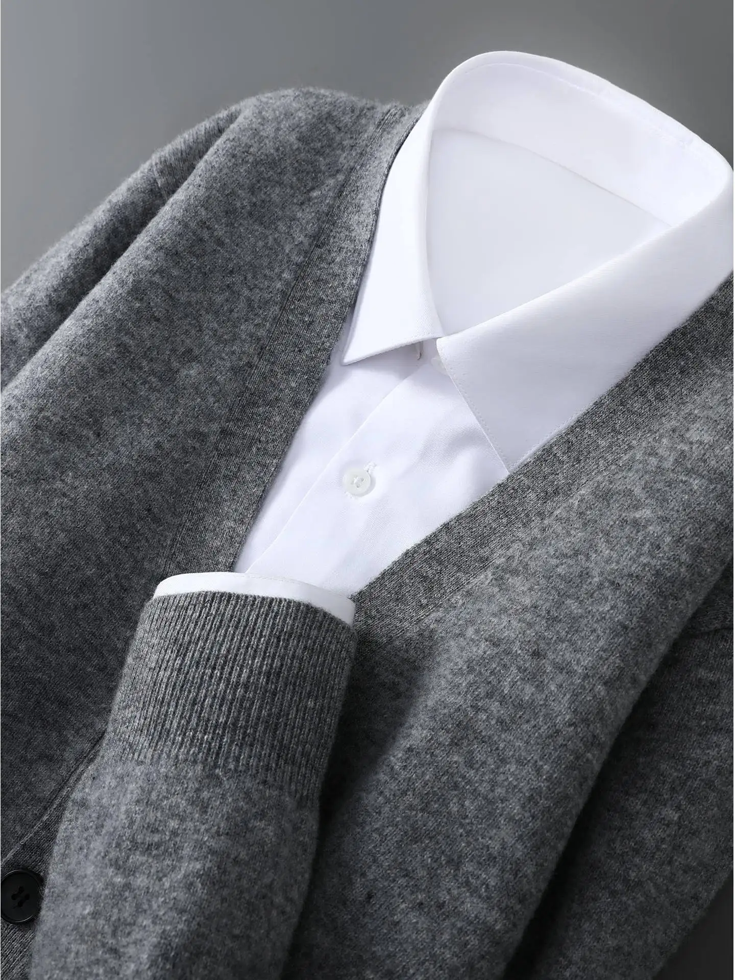 

Autumn Winter New Sle 00 Pure Wool V-Ne Button-Up Knitted Cardigan Men's Loose Fit Camere Sweater Warm Casual Wear