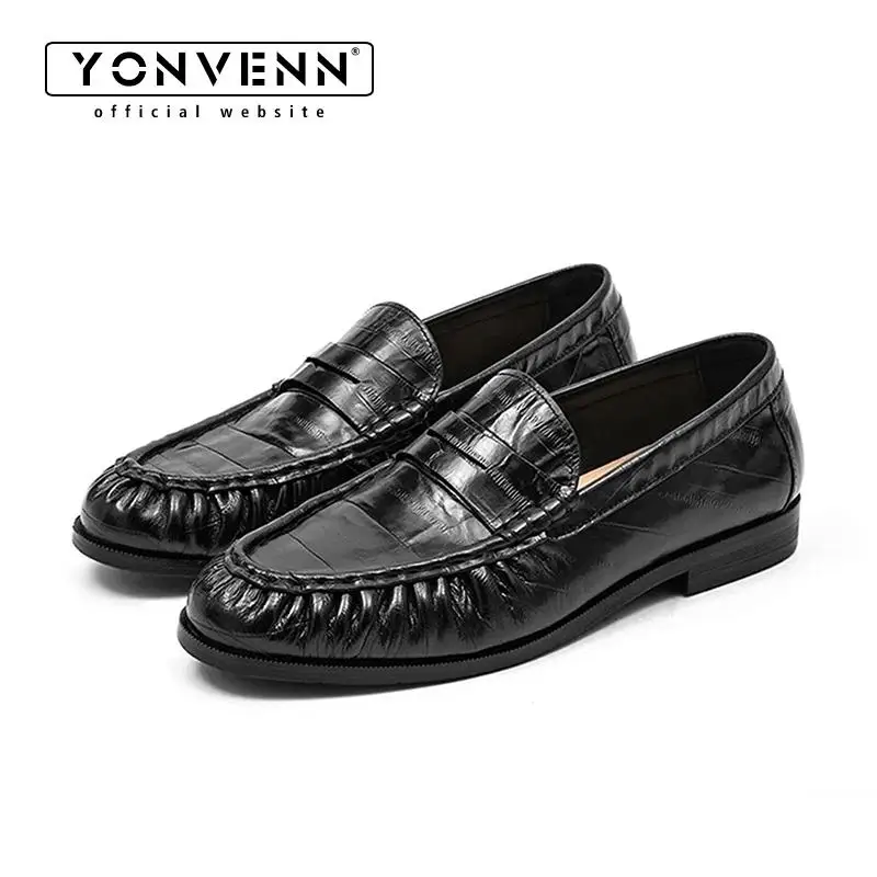 Pearlescent eel skin loafers for men with pleated flat bottoms slip on casual leather shoes for work and business