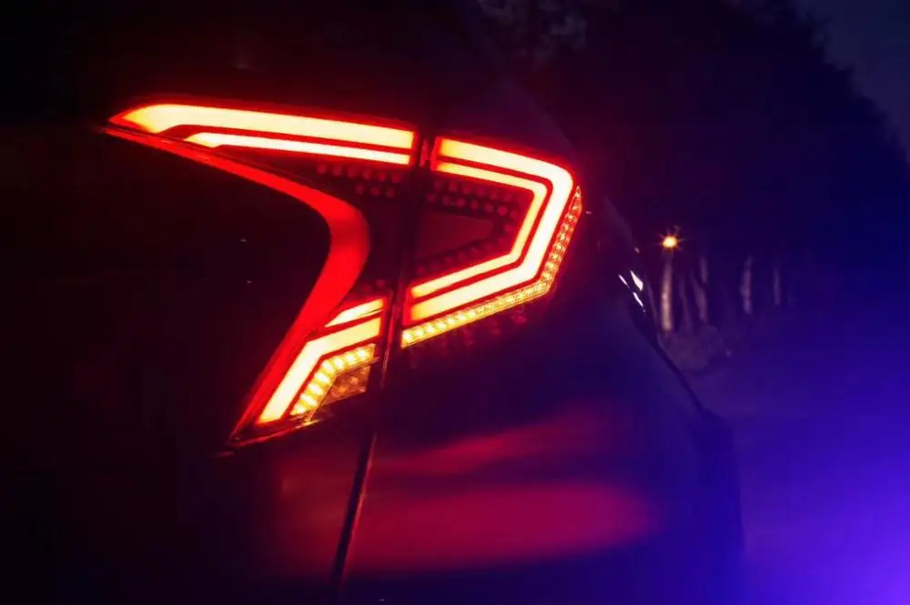 Accessoires de voiture feux arrière LED pour Toyota CHR 2018-2020 feu de coffre arrière DRL clignotant
