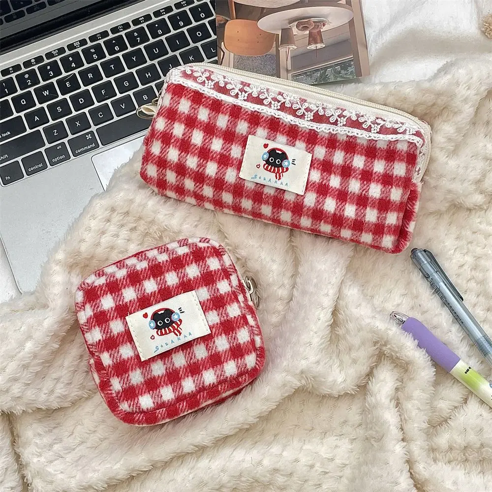 Kawaii Plush Plaid Pencil Case Sweet Cute Plaid Storage Bag Ins Large Capacity Travel Toiletry Pockets Children