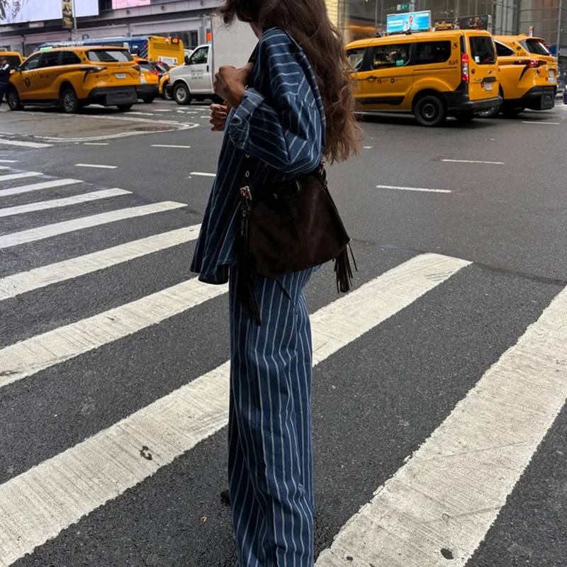 Conjunto informal de dos piezas con estampado de rayas para mujer, camisa de manga larga con botones de solapa, traje vaquero elegante con pantalones de pierna ancha, novedad de 2026