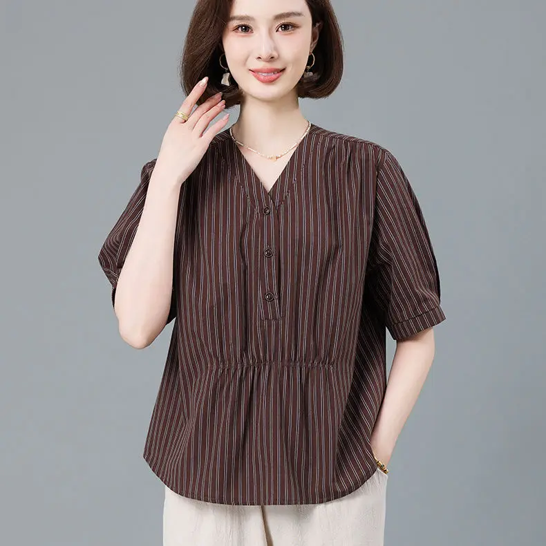 Chemise d'été en coton à manches courtes et col en V coupe ample