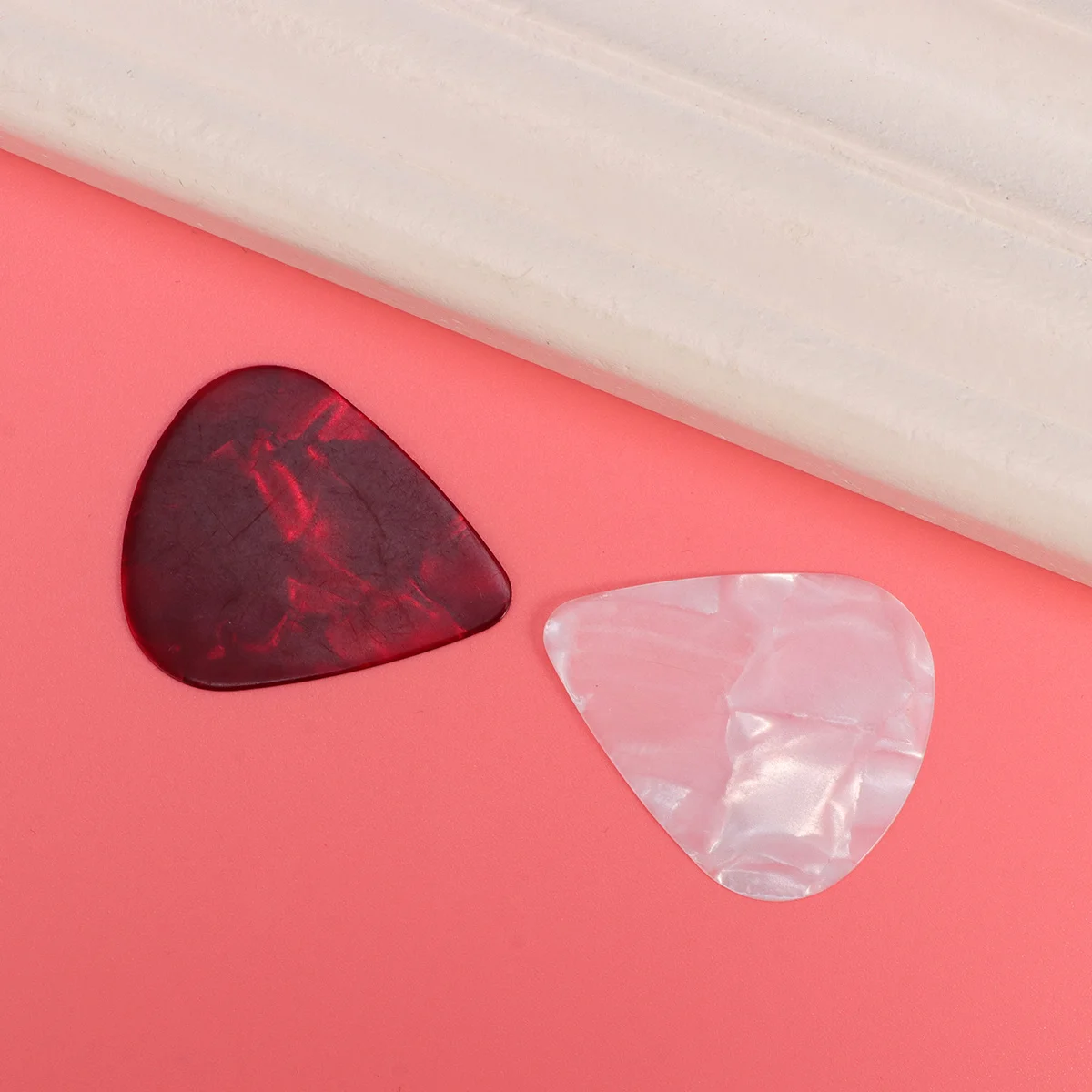 

5pcs Celluloid Guitar Picks For Classic Guitar Ukulele Lightweight Durable Grip Bass Plectrum Accessories
