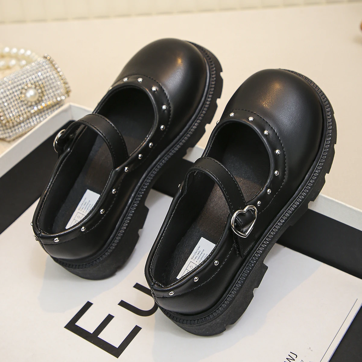 Girls' Versatile Loafers with Heart-Shaped Metal Rivets