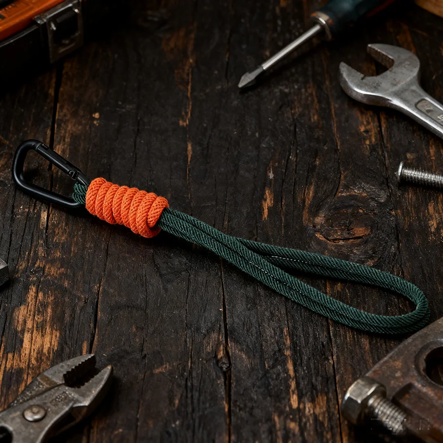 Noter Neue Stilvolle Bergsteigen Schlüsselbund Männer A Grade 4mm String Kontrast Farbe Rucksack Charme Anhänger Schlüssel Ring Zubehör