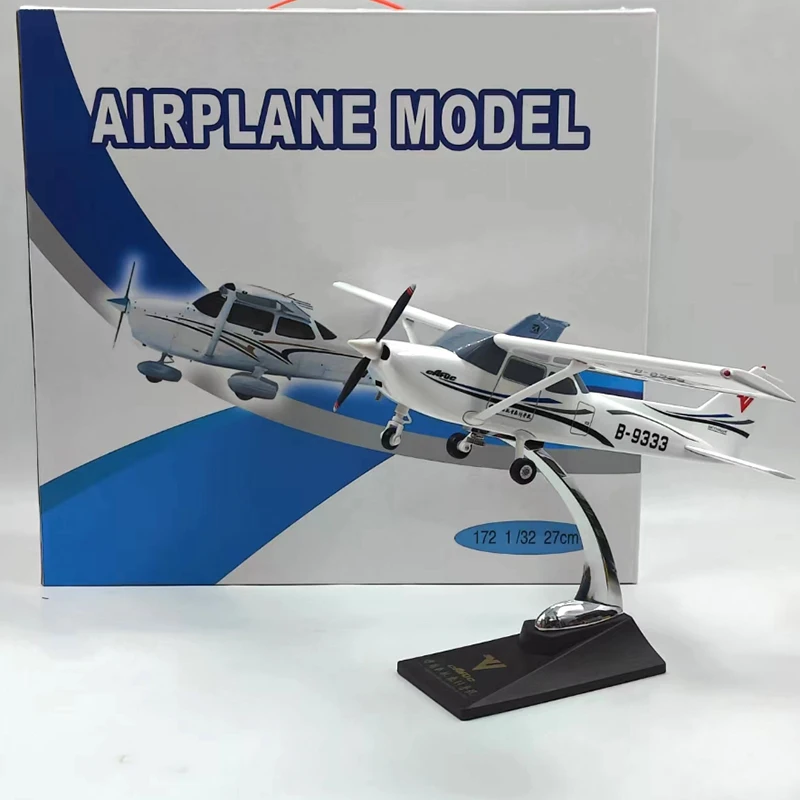 28CM 1:60 Scale Classic CESSNA 172 SKYHAWK Model with base and