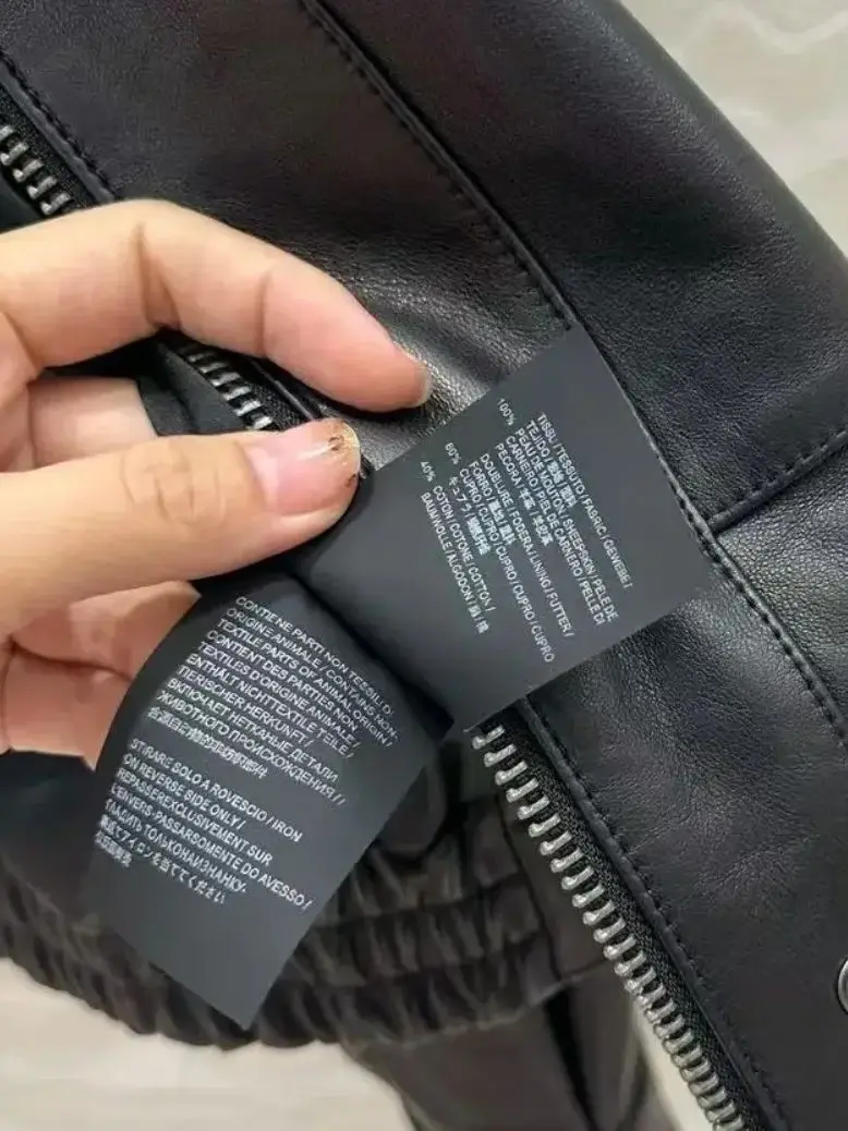 سترة جلدية أساسية ذات جيوب مزدوجة عصرية عتيقة