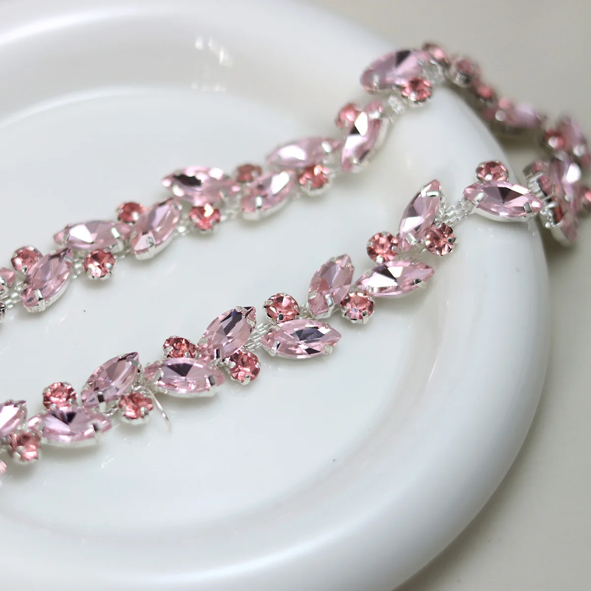 Cadena de copa de diamantes de imitación con forma de flor rosa, adorno de malla de diamantes de imitación de cristal para decoración de Collar de vestido de boda DIY